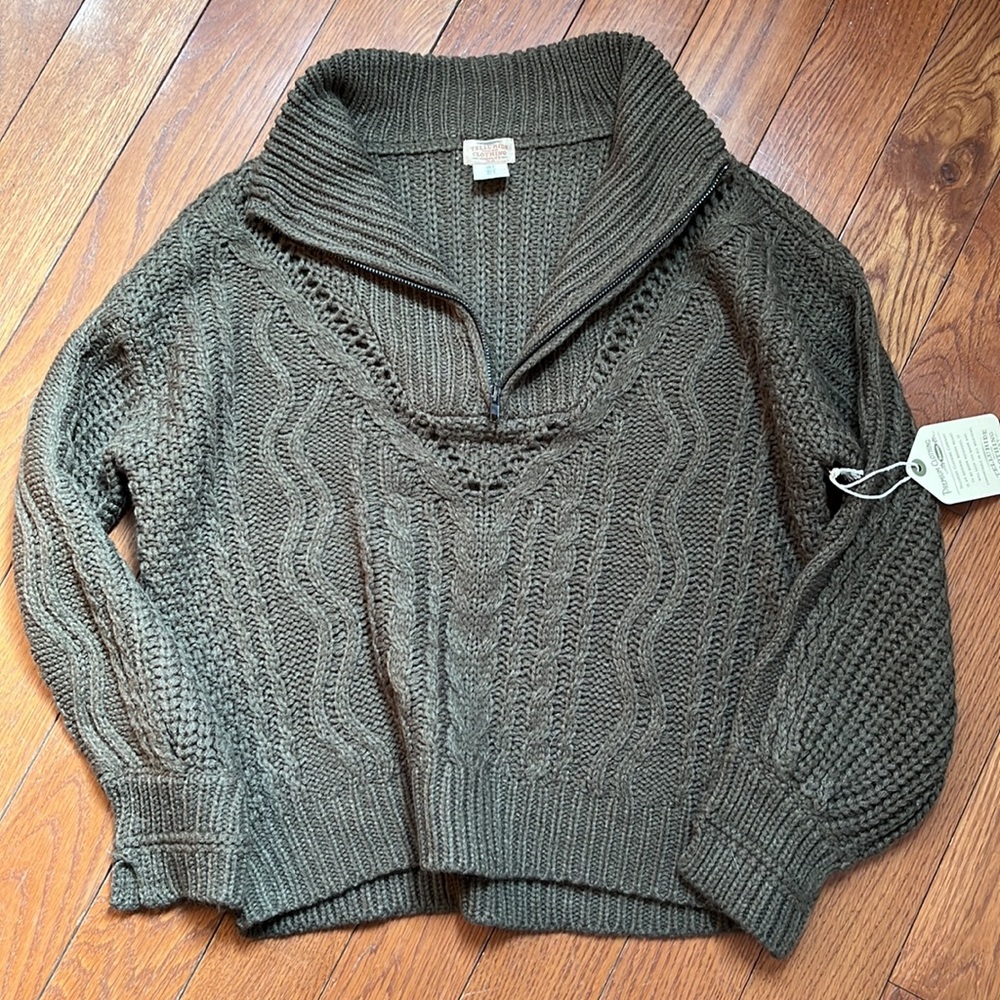 Telluride Clothing Company brown / olive color cable knit sweater size small